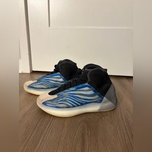Adidas Yeezy QNTM Size 10 US Men